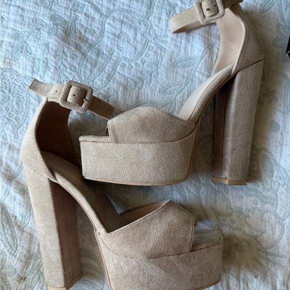 PrettyLittleThing Beige Suede Platform Heels - Picture 2 of 6